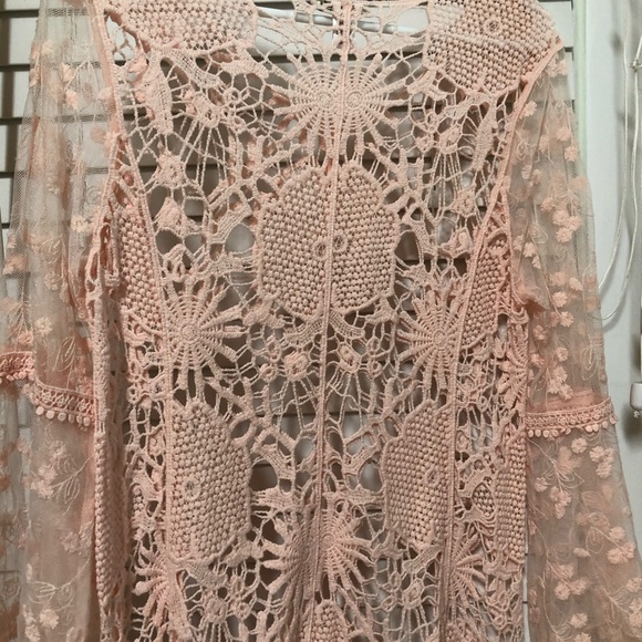 Beautiful pink cover up top - Picture 10 of 12